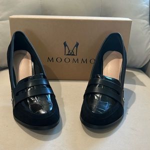 MooMmo women’s black croc pumps. Size 6 worn once
